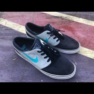 Nike janoski shoe